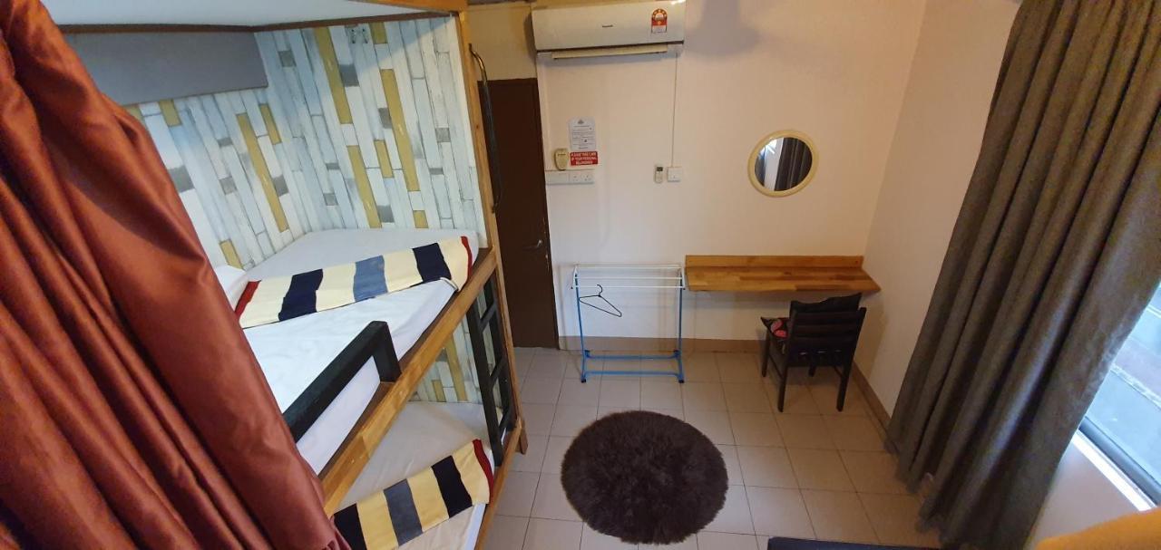 Escape Backpackers Kk Pansiyon Kota Kinabalu Dış mekan fotoğraf