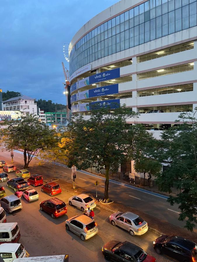 Escape Backpackers Kk Pansiyon Kota Kinabalu Dış mekan fotoğraf