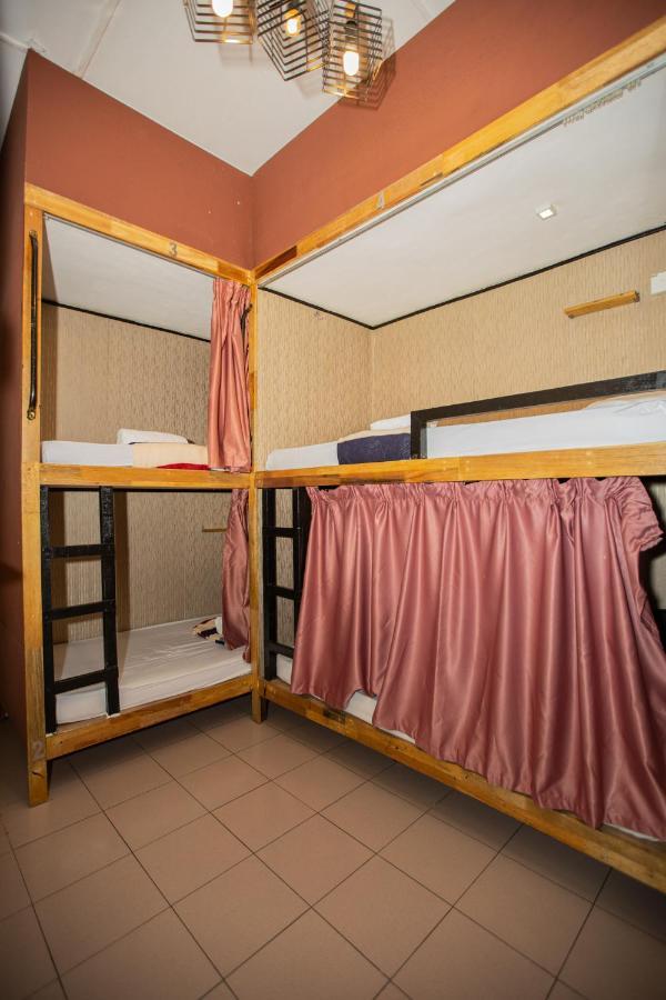 Escape Backpackers Kk Pansiyon Kota Kinabalu Dış mekan fotoğraf