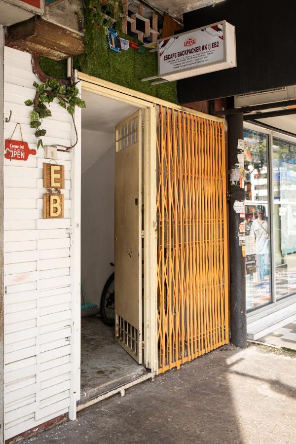 Escape Backpackers Kk Pansiyon Kota Kinabalu Dış mekan fotoğraf